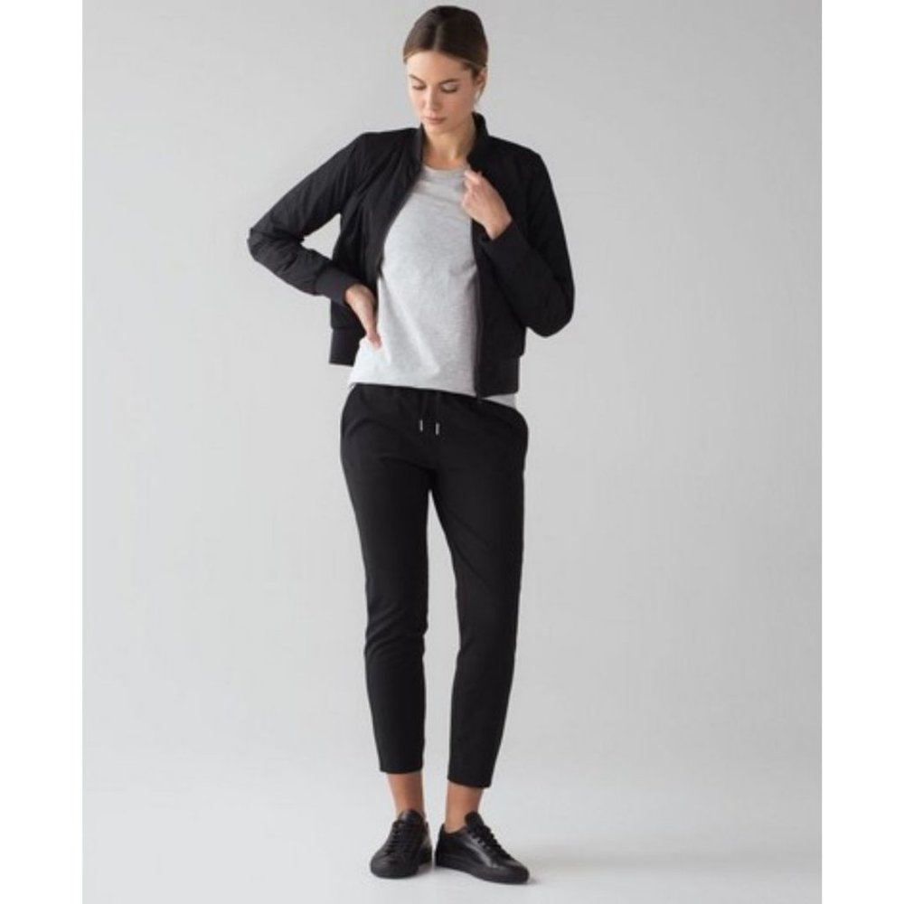 Lululemon On The Fly Pant Woven Black Size 6